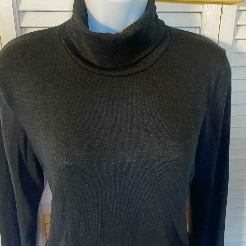 Banana Republic Turtleneck Black super soft signature tee size xs stretc…